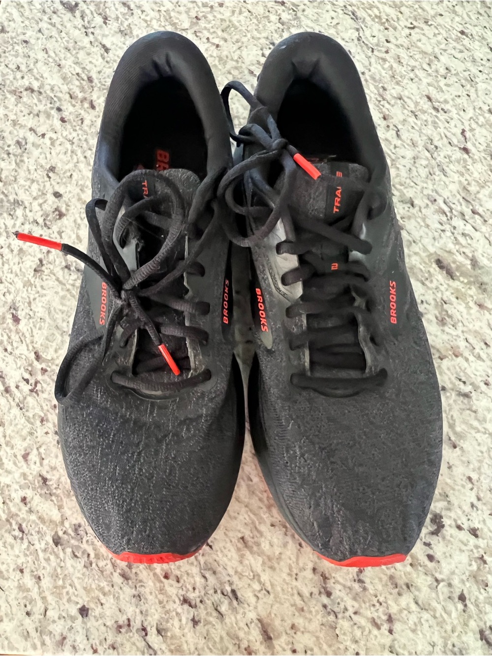 Brooks Men's Black and Red Running Sneakers